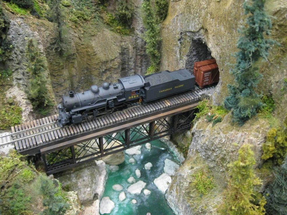 How Can I Create Realistic Model Railway Scenery?